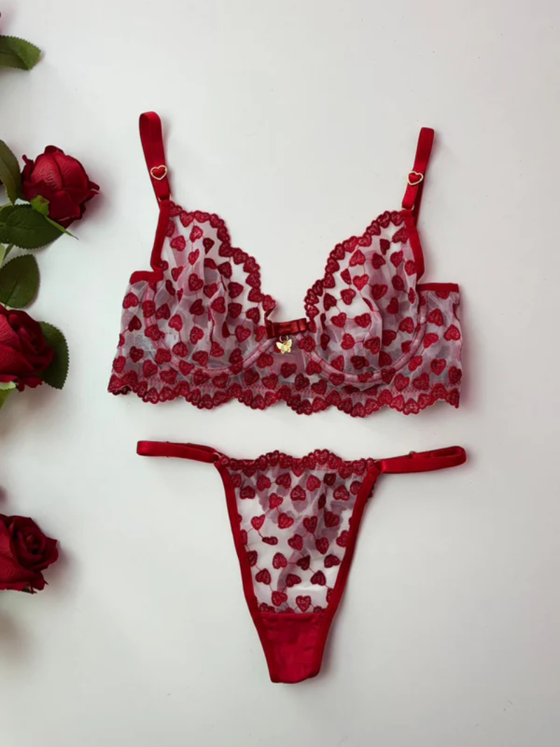 CAMISOLA E CONJUNTO DE LINGERIE CORAÇÃO VERMELHO/BRANCO