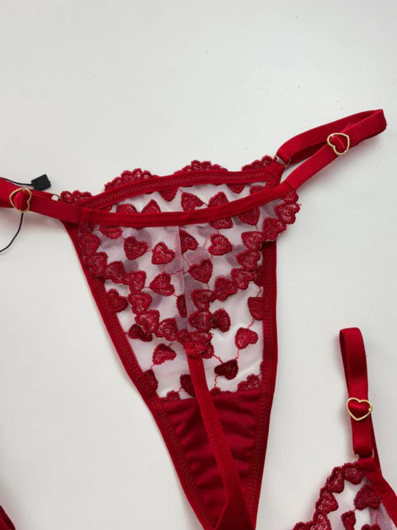 CAMISOLA E CONJUNTO DE LINGERIE CORAÇÃO VERMELHO/BRANCO