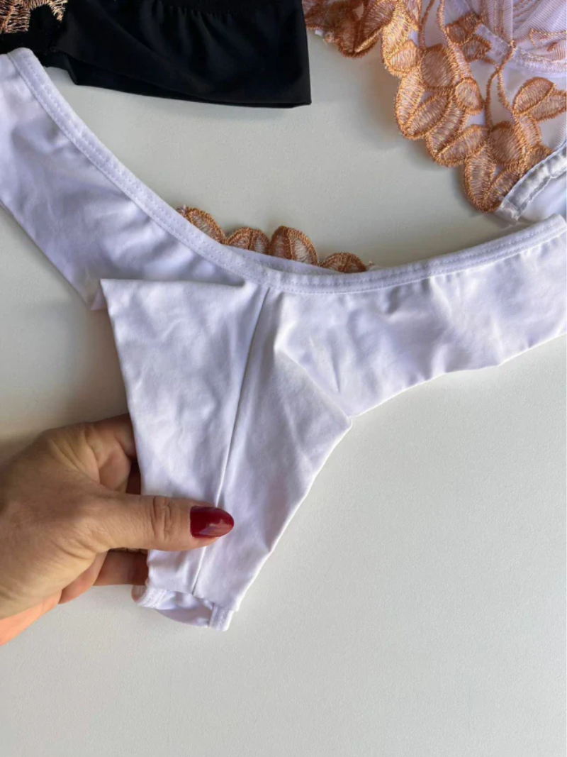 CONJUNTO CROPED BRANCO/DOURADO